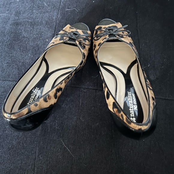 Leopard & Black Patent Heels Size 9.5 - Picture 3 of 5